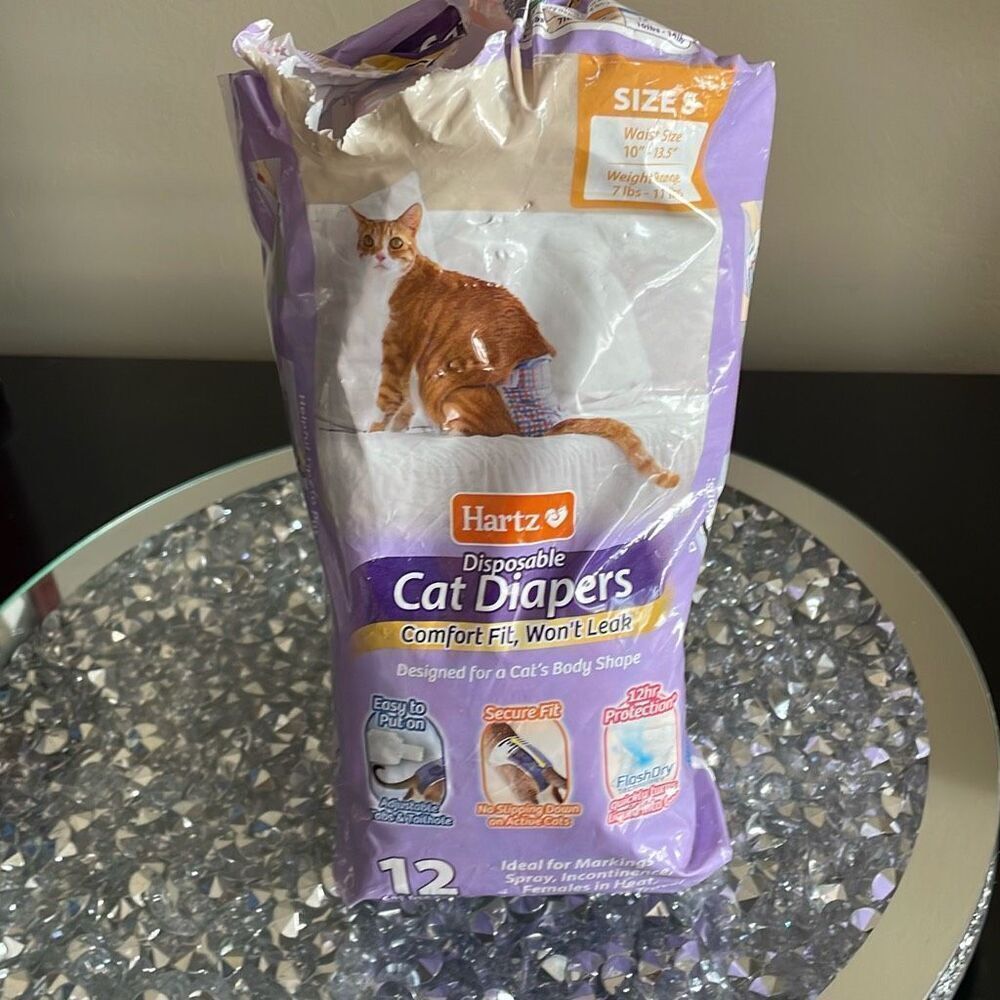 Hartz cat disposable cat diapers opened package 11 cat diapers Size small